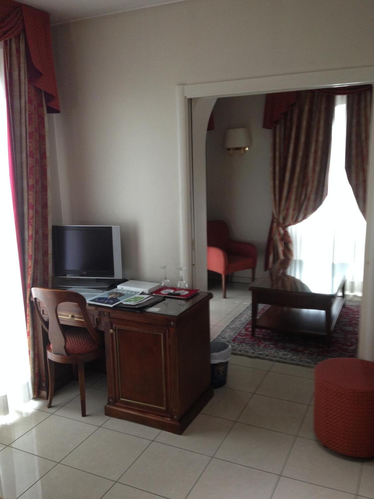 Hotel Villa Savoia Turin Rum bild