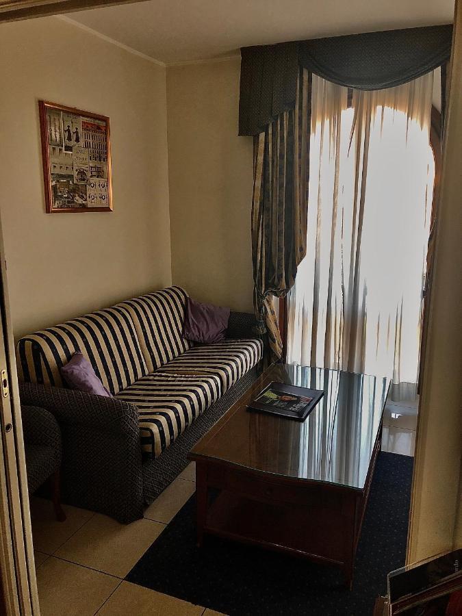 Hotel Villa Savoia Turin Exteriör bild